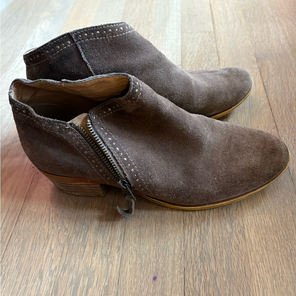 Lucky Benna Mushroom Suede Ankle Boots